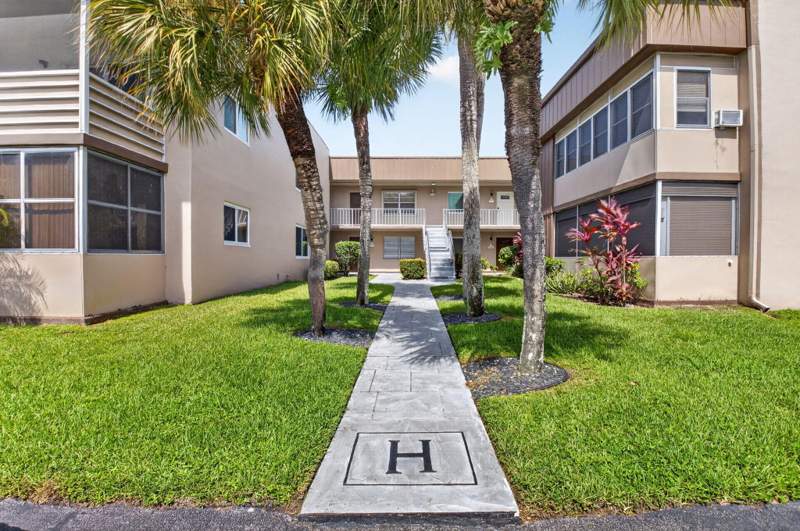 2 bedroom Condominium at 352 Piedmont H, Kings Point, Delray Beach — photo 2