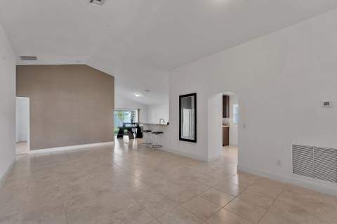 9728 Starboard Drive, Fort Pierce FL - photo 17 of 33