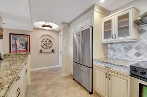 4740 S Ocean Boulevard #909, Highland Beach FL - photo 9 of 38