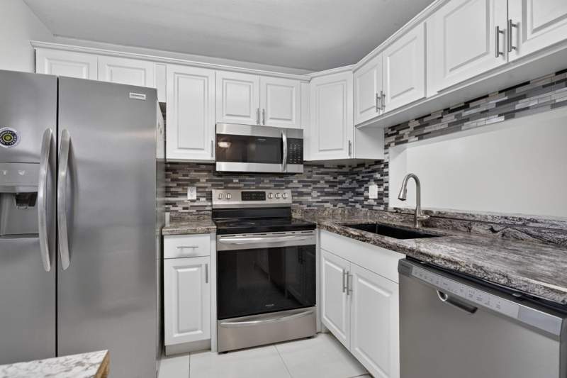 2 bedroom Condominium at 5540 Lakeside Drive #102, Viewpointe Condo, Margate — photo 5