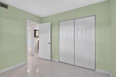 5540 Lakeside Drive #102, Margate FL - photo 12 of 31