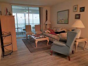 6795 Huntington Lane #405, Delray Beach FL - photo 10 of 41