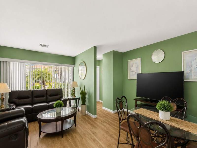 1 bedroom Condominium at 1212 S Lakes End Drive #C, High Point Of Fort Pierce Condominium Section 2, Fort Pierce — photo 2