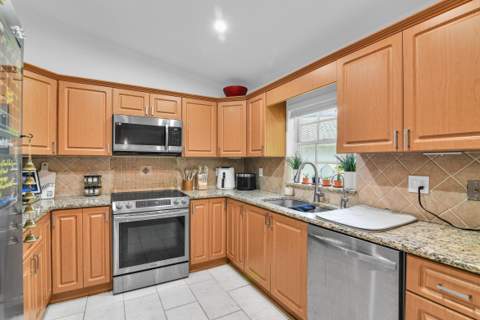 651 SW 176th Avenue, Pembroke Pines FL - photo 6 of 30