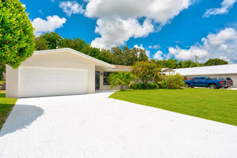 4 bedroom Single Family Residence at 7715 Saint Andrews Road, Palm Beach Natl Golf And Country Club Estates 1, Lake Worth — photo 2