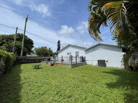 222 SE 3rd Street, Boynton Beach FL - photo 23 of 39