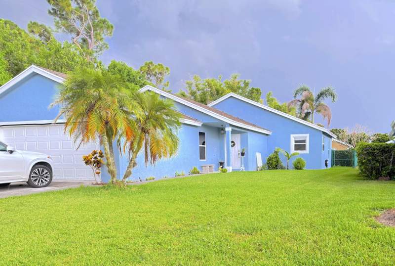2 bedroom Single Family Residence at 2414 SW Regency Road, St Lucie Falls (Aka River Forest), Stuart — photo 4
