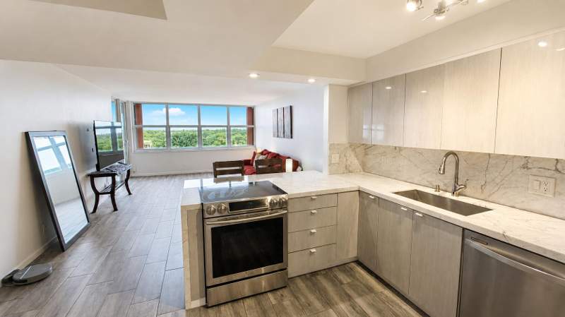 1 bedroom Condominium at 16300 Golf Club Road #613, Country Club Apts At, Weston — photo 5