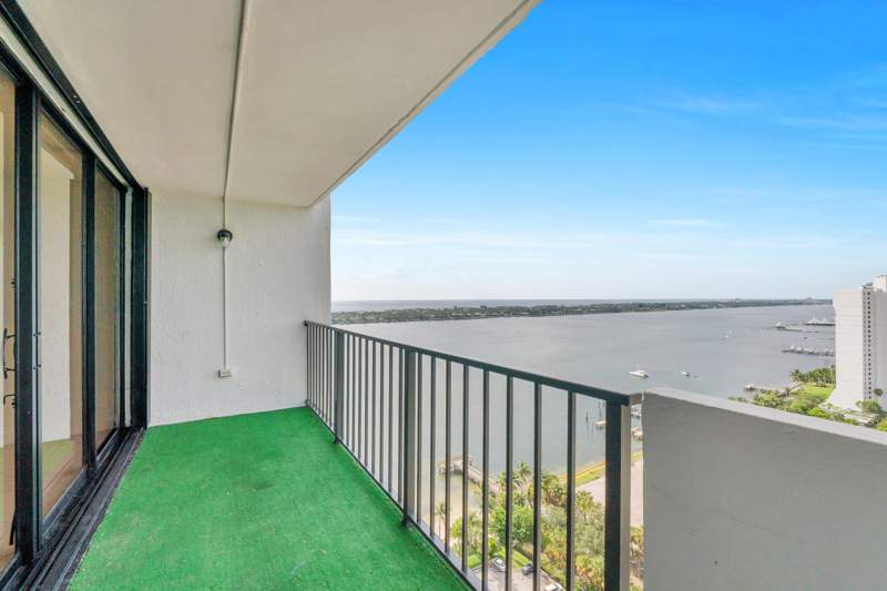 2 bedroom Condominium at 5600 N Flagler Drive #2504, Palm Beach House Condo, West Palm Beach — photo 3