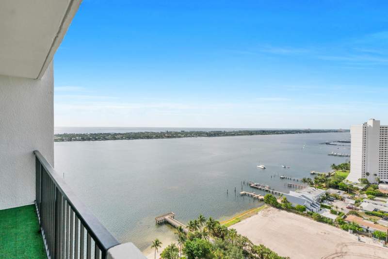 2 bedroom Condominium at 5600 N Flagler Drive #2504, Palm Beach House Condo, West Palm Beach — photo 2