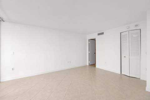 5600 N Flagler Drive #2504, West Palm Beach FL - photo 9 of 38