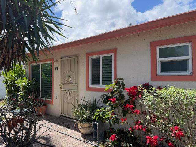 4 bedroom Single Family Residence at 1585 W 36th Street, Acrehome Park First Add, West Palm Beach — photo 3