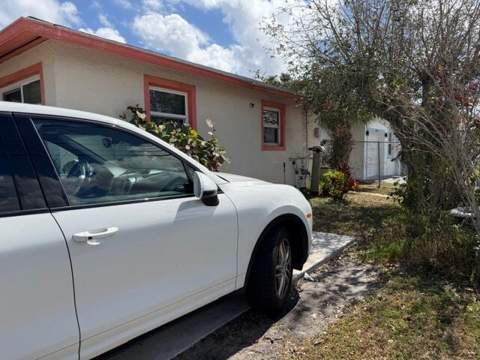 1585 W 36th Street, West Palm Beach FL - photo 6 of 6