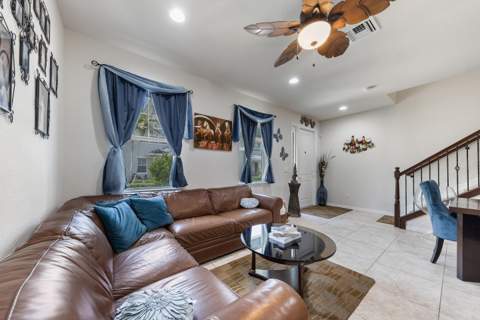 3964 Poinciana Lane, Hollywood FL - photo 10 of 33
