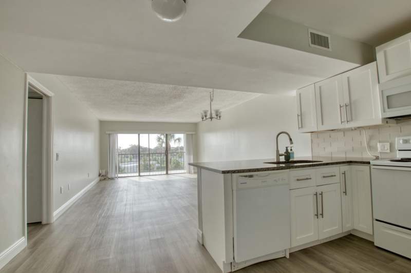 1 bedroom Condominium at 4254 D Este Court #304, Fountains, Lake Worth — photo 4