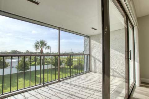 4254 D Este Court #304, Lake Worth FL - photo 9 of 11