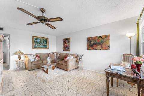 4019 Cambridge A, Deerfield Beach FL - photo 8 of 49