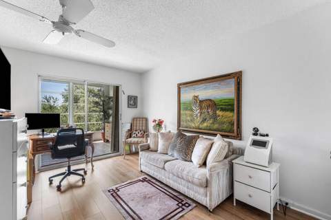 4019 Cambridge A, Deerfield Beach FL - photo 13 of 49