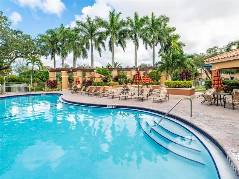 3 bedroom Townhouse at 2319 Mariner Court #2706, Villas At Harbor Isles , Dania Beach — photo 2