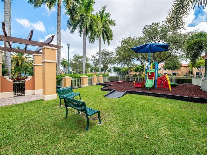 3 bedroom Townhouse at 2319 Mariner Court #2706, Villas At Harbor Isles , Dania Beach — photo 4