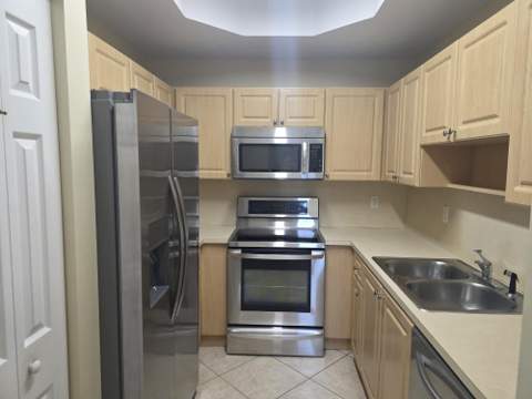 2319 Mariner Court #2706, Dania Beach FL - photo 6 of 14