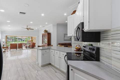 8450 Saint Johns Court, Wellington FL - photo 12 of 46