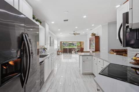 8450 Saint Johns Court, Wellington FL - photo 13 of 46