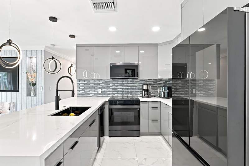 5 bedroom Single Family Residence at 2331 SW 50th Terrace, Broadview Park Revised, Fort Lauderdale — photo 5