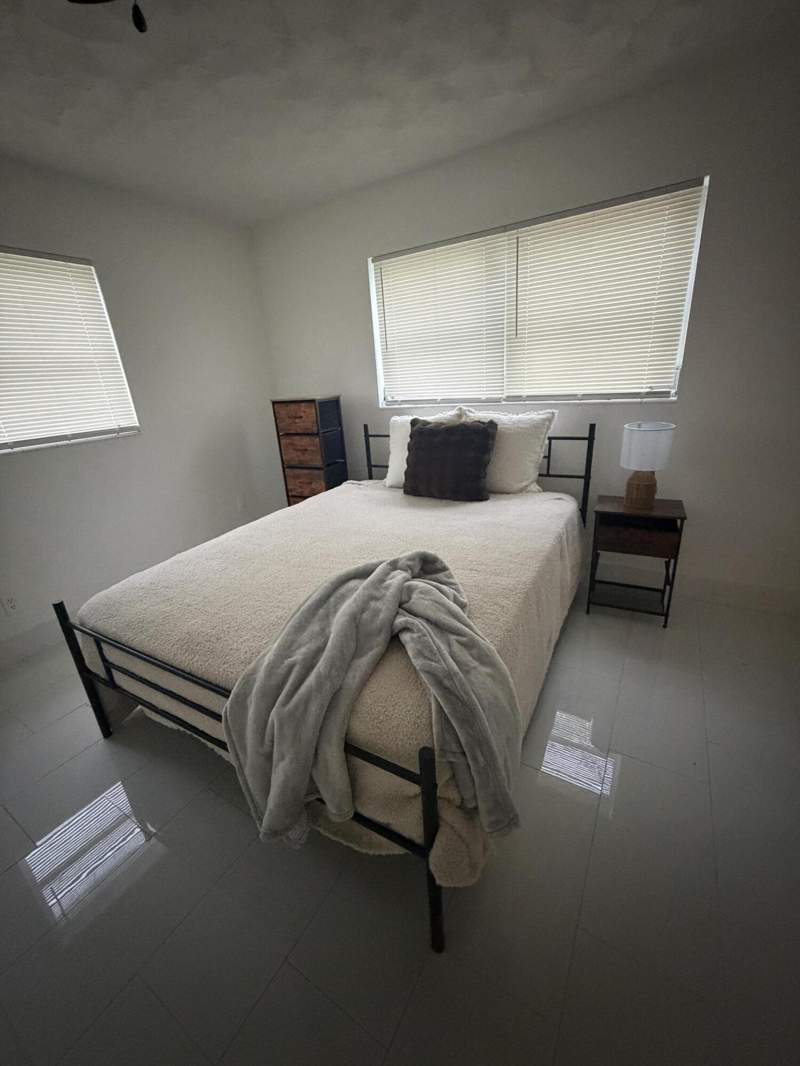 4 bedroom Single Family Residence at 821 SW 62nd Avenue, Kimberly Village Sec One, North Lauderdale — photo 5