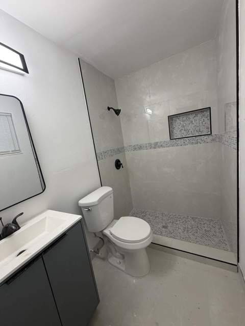 821 SW 62nd Avenue, North Lauderdale FL - photo 6 of 14