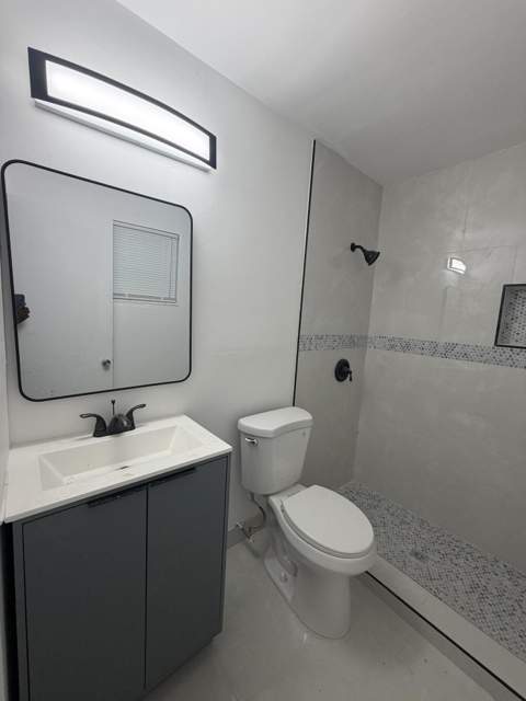 821 SW 62nd Avenue, North Lauderdale FL - photo 7 of 14