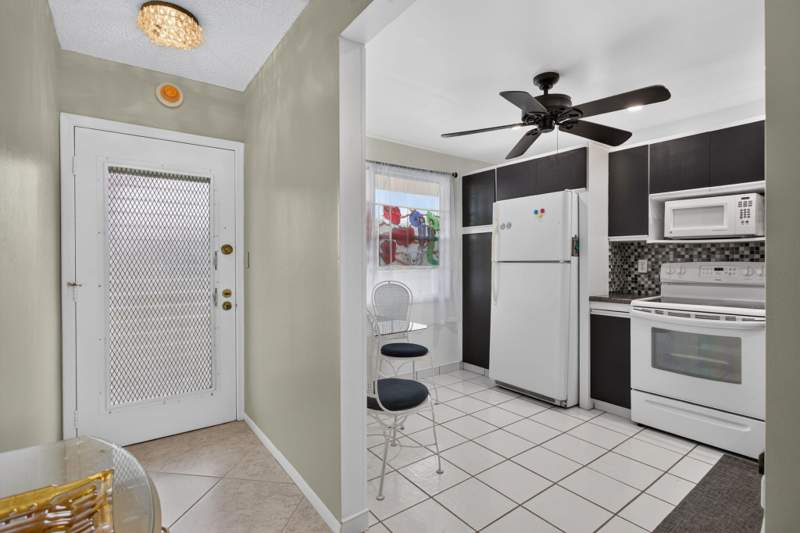 2 bedroom Condominium at 2301 Lucaya Lane #D4, Lucaya Village 1-B Condo, Coconut Creek — photo 2