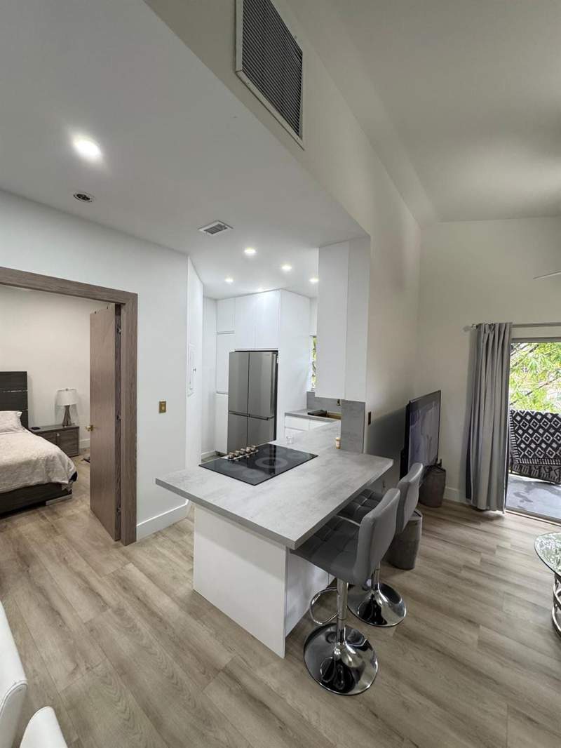 2 bedroom Condominium at 2331 NW 96th Terrace #17H, Reflections At Pembroke Pines, Pembroke Pines — photo 3