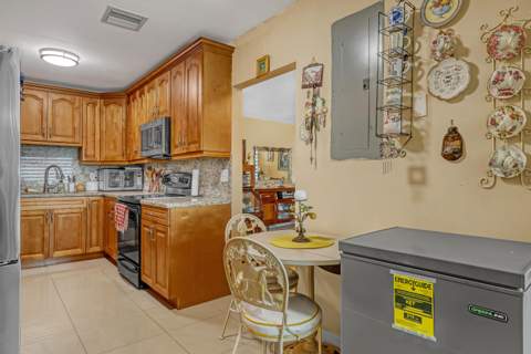 2886 Fernley Drive #5, West Palm Beach FL - photo 14 of 31
