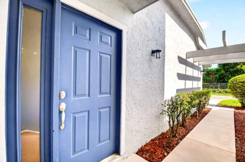 1633 Woodbridge Lakes Circle #1633, West Palm Beach FL - photo 6 of 40