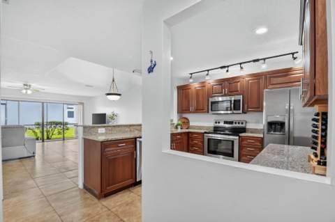 1633 Woodbridge Lakes Circle #1633, West Palm Beach FL - photo 8 of 40
