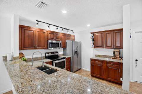 1633 Woodbridge Lakes Circle #1633, West Palm Beach FL - photo 11 of 40