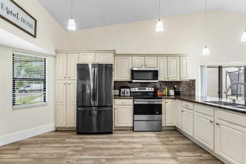 28 Paxford Lane, Boynton Beach FL - photo 8 of 55