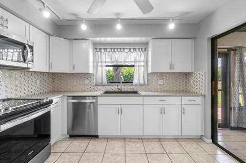 9945 Papaya Tree Trail #B, Boynton Beach FL - photo 12 of 30