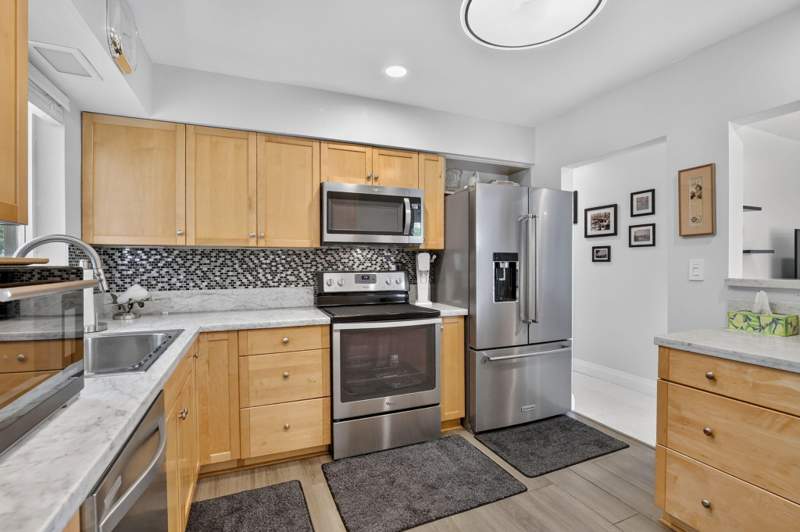 3 bedroom Single Family Residence at 1608 NE 14th Terrace, Allenwood Add No 2, Fort Lauderdale — photo 3