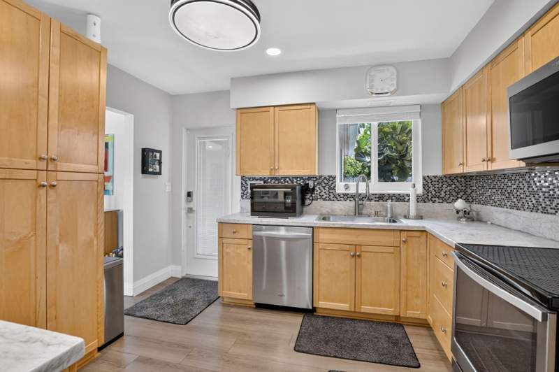 3 bedroom Single Family Residence at 1608 NE 14th Terrace, Allenwood Add No 2, Fort Lauderdale — photo 4