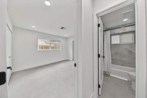 350 NE 42nd Street, Oakland Park FL - photo 20 of 42
