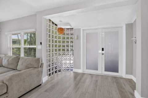 615 NE 13th Avenue, Fort Lauderdale FL - photo 6 of 39