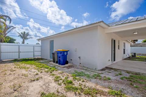 5060 SE Ebbtide Avenue, Stuart FL - photo 17 of 25