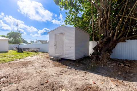 5060 SE Ebbtide Avenue, Stuart FL - photo 20 of 25