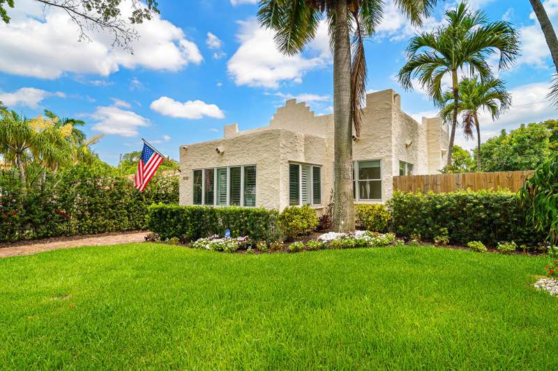 4 bedroom Single Family Residence at 813 Avon Road, Flamingo Park, West Palm Beach — photo 2