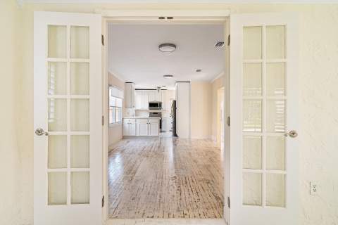 813 Avon Road, West Palm Beach FL - photo 6 of 43