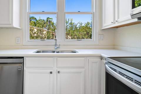 813 Avon Road, West Palm Beach FL - photo 12 of 43