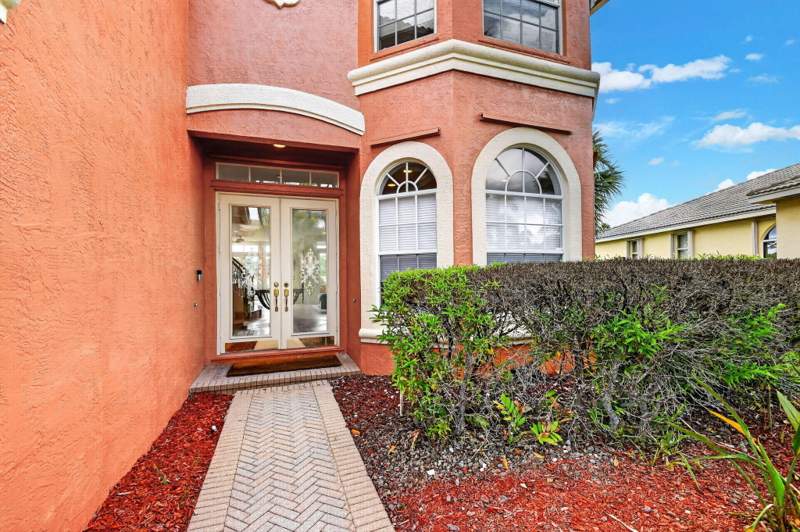 5 bedroom Single Family Residence at 2279 Ridgewood Circle, Madison Green 1 Pars F And J, Royal Palm Beach — photo 4