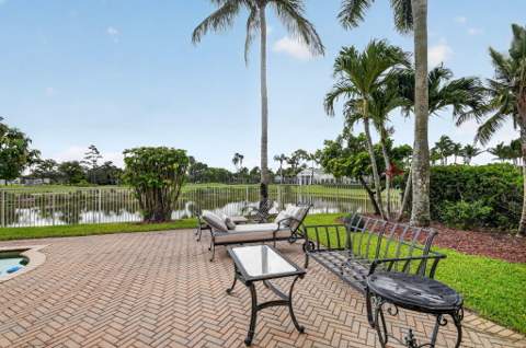 2279 Ridgewood Circle, Royal Palm Beach FL - photo 8 of 150